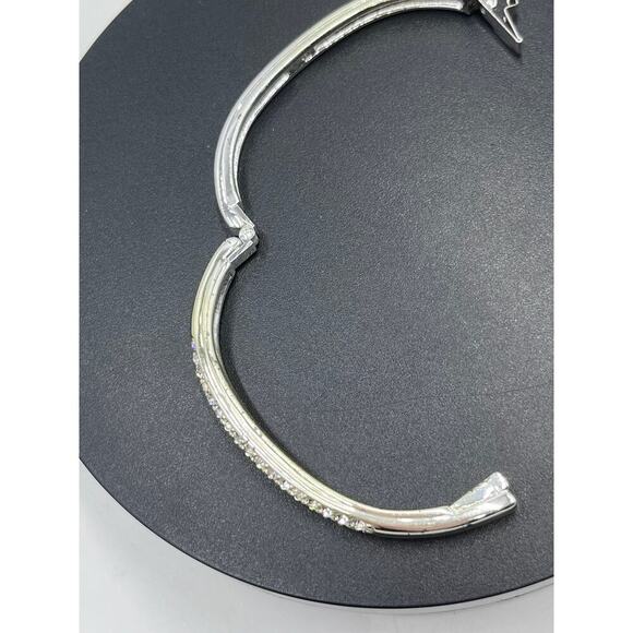 Swarovski Swan‎ White Crystal
Bracelet Rhodium Hinged Clamper 
Bangle Bracelet - Picture 9 of 12